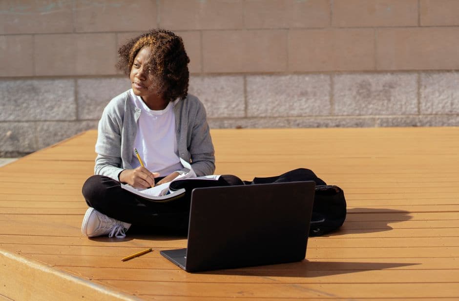 compare top ai blog writing platforms